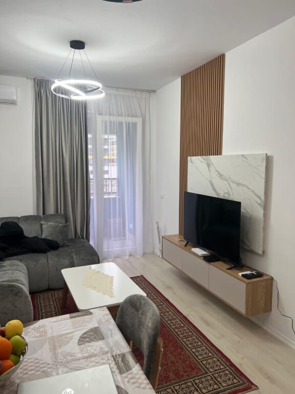 Apartament 1+1  me qira tek Univers city