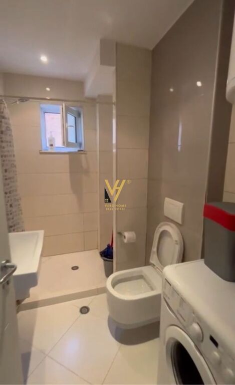 JEPET APARTAMENT 2+1+2 ME QERA TE RR.MARGARITA TUTULANI 100.000 LEKE