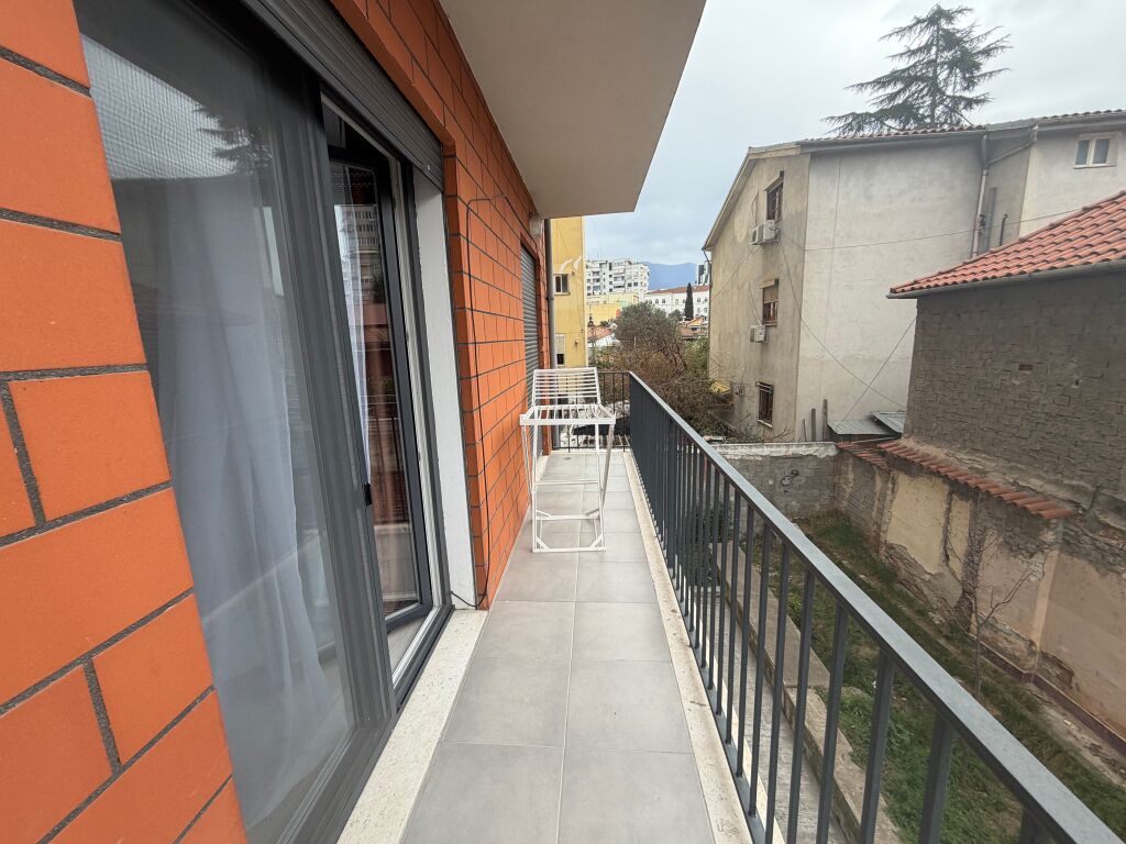 1+1,furnished train station,new building with elevator,600 thousand leke