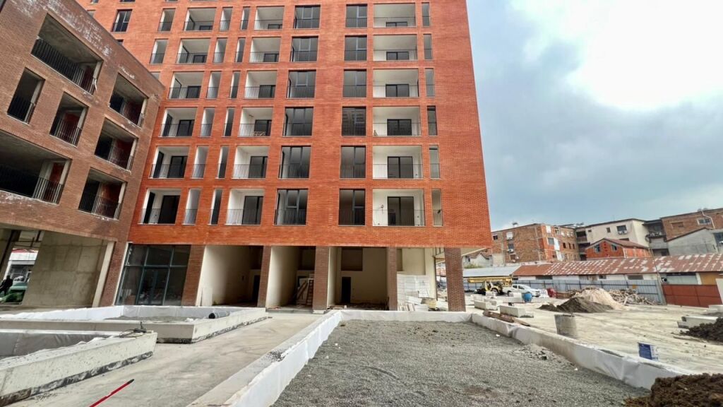 SHITET: 1+1📍Bulevardi i Ri (Rr.Siri Kodra) - 119,000€ - Sp.76m² - Kt.8 - Pallat I Ri - Ne Faze Perfundimtare || Akses i Lehte - 2 Min Larg Unazes🚀