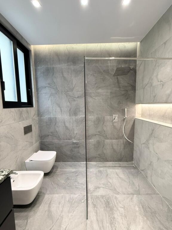 🏡 Super Vilë për Shitje – Liqeni i Thatë, Tiranë