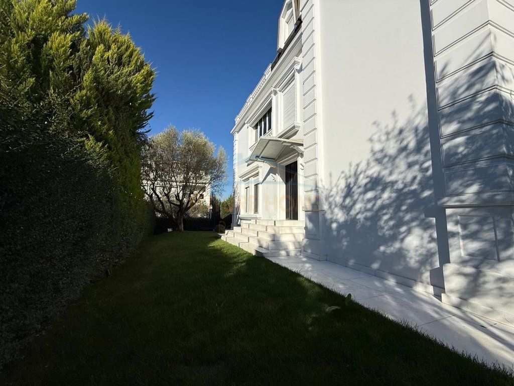 Shitet Vile 4-Kateshe White House Residence Lunder Tirane