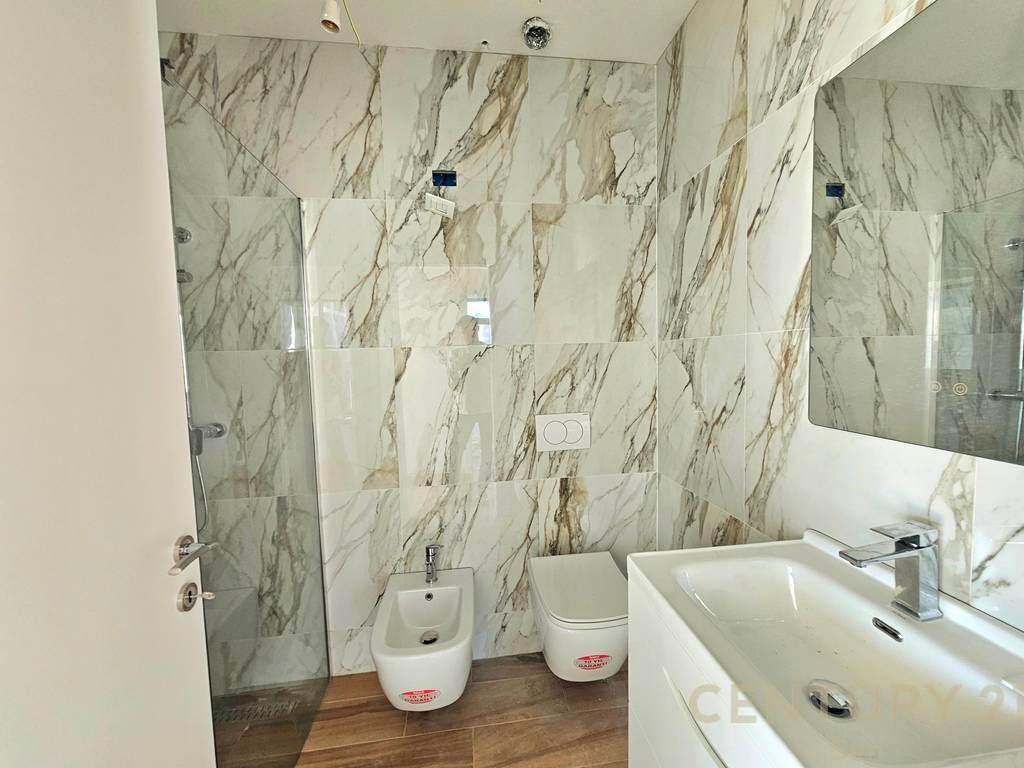 OFFICE FOR RENT IN LAKE VIEW RESIDENCES