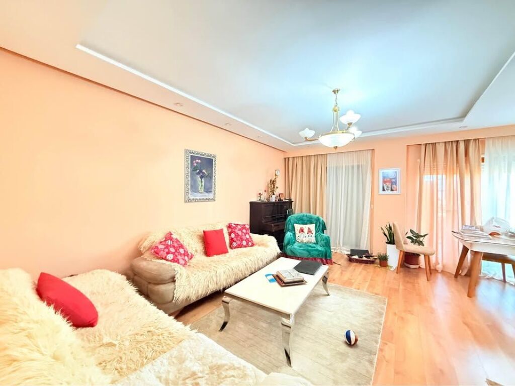 Shitet apartament 3+1+2 – Kompleksi Fratari, Selitë e Vjetër