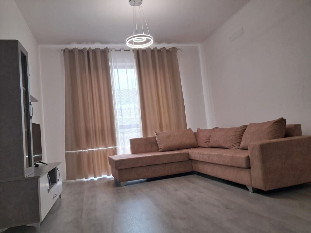 Jepet me qera 2+1+2 tek Ish Dogana