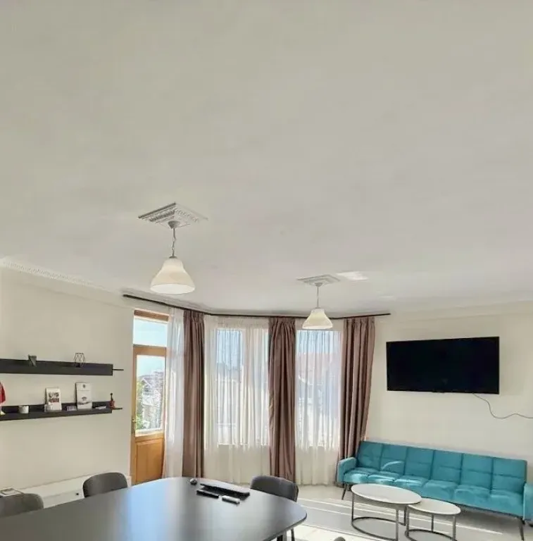 Entrance 3+1+2 for rent in Student City