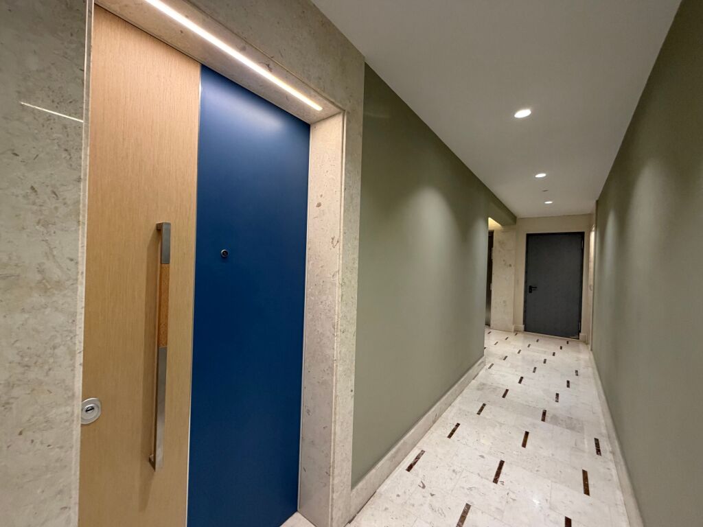 1+1,i mobiluar te foleja e gjelber zog i zi,650 euro