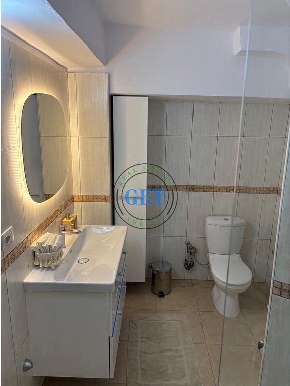 Jepet me qira, Apartament 1+1, Stacioni Trenit, Durres.