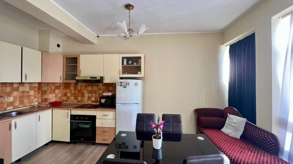 Me Qera : 1+1📍Brryl ( Buze Unazes) - Pallat i Ri - S.80m² - 450€ - Kt.3 || Ndodhet ne nje nder zonat me te kerkuara✨