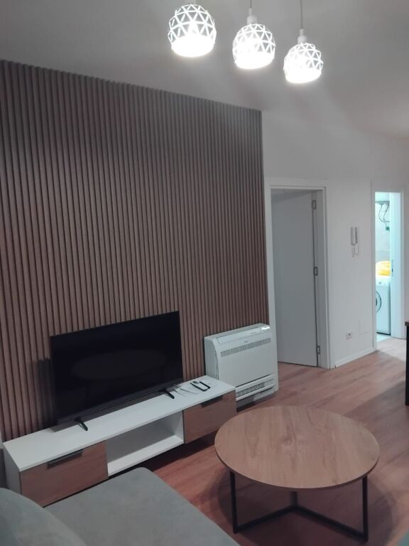 Univers City, jepet me qera apartament 1+1+parkim