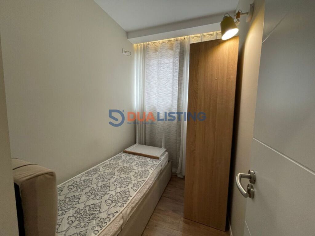 Japim me qira apartament 2+1 te zone e Brrylit.