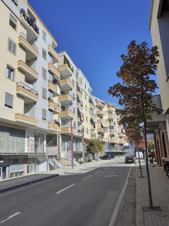 Shitet Apartament 2+1+2 Tualete + 1 Ballkon – 107 m²