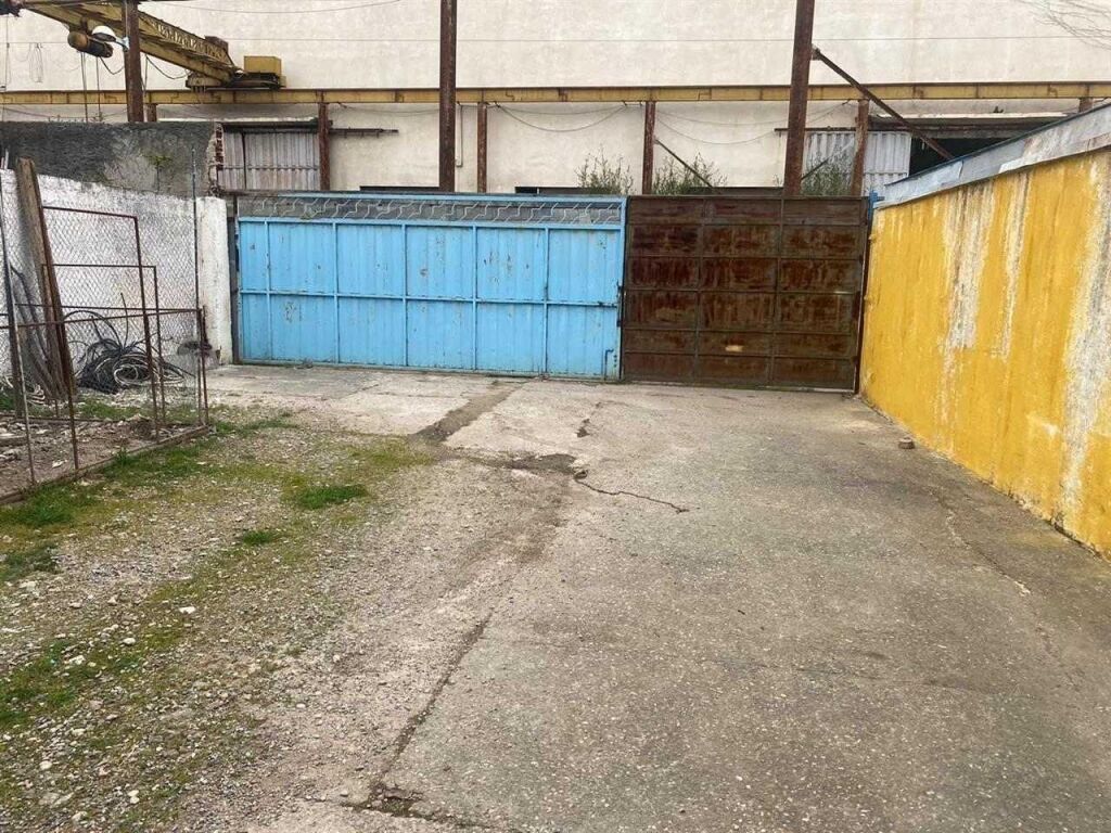 MAGAZINE ME QERA NE SHKOZET DURRES