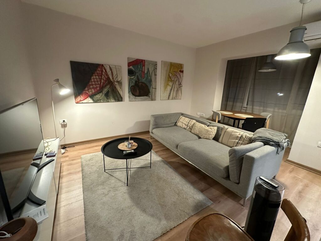 Apartament me qira tek Rruga Fortuzi