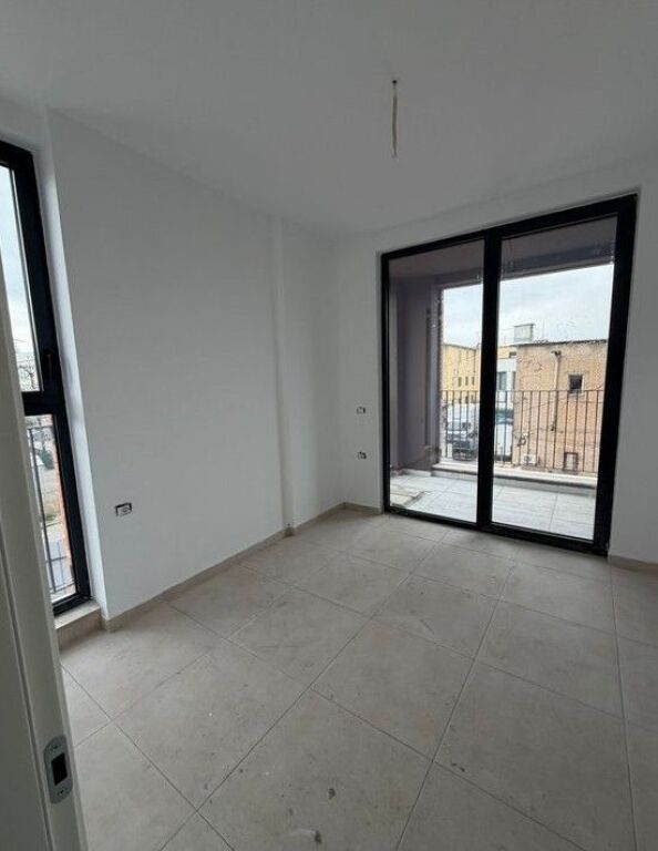 Appartamento 1+1 in Vendita in Via Siri Kodra, Tirana