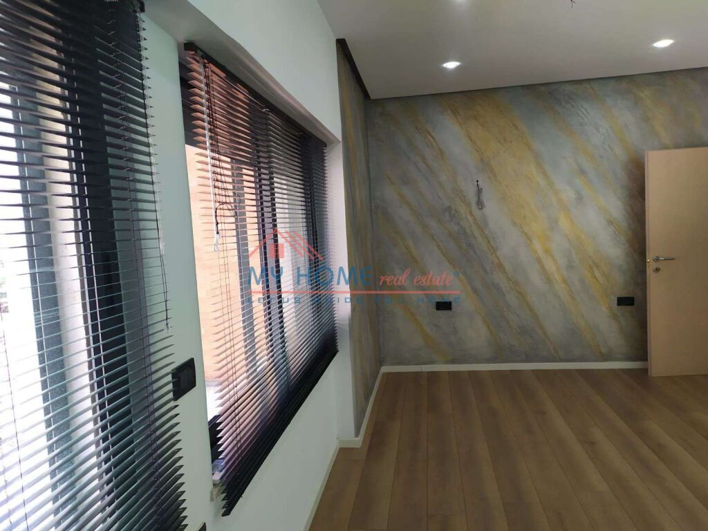 Office for rent in Bllok Tirana