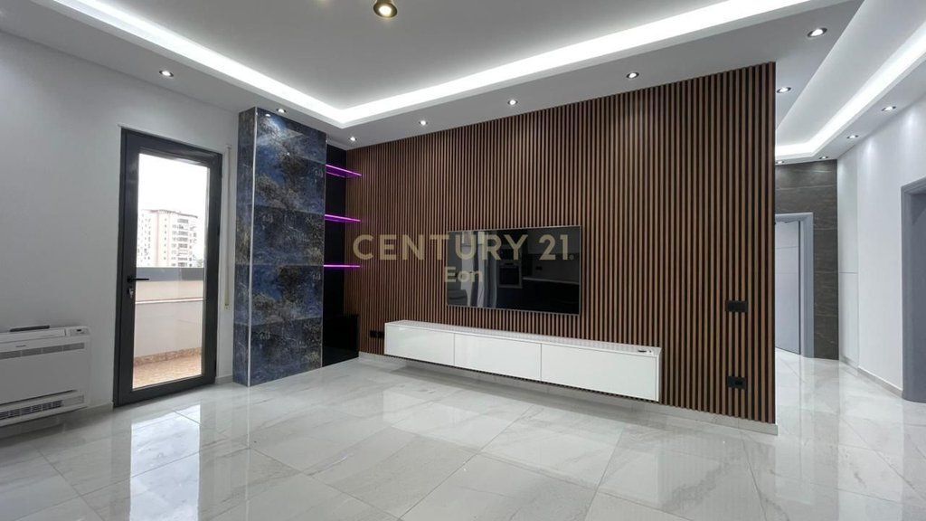 SHITET SUPER APARTAMENT 2+1+2 ME PAMJE DETI NE VOLLGA, DURRES !!