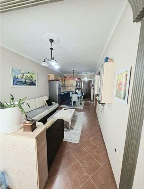 Vendesi in vendita 1+1 a Yzberisht