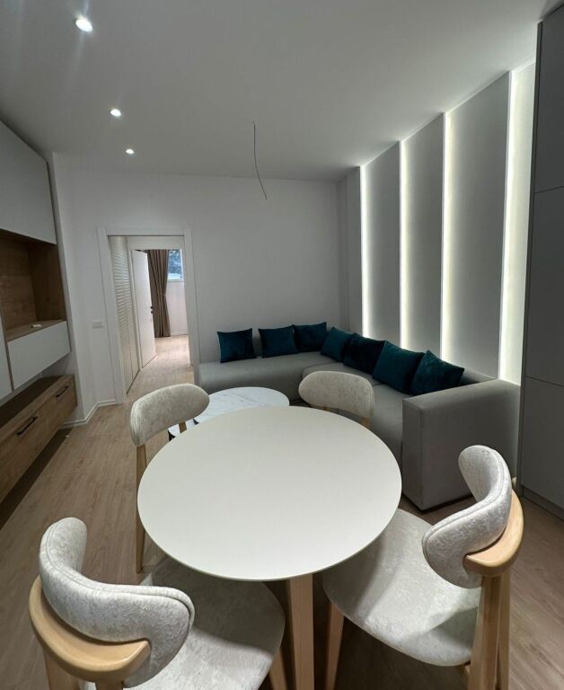 📌 Jepet me Qira Apartament 1+1 – Bulevardi Zogu I