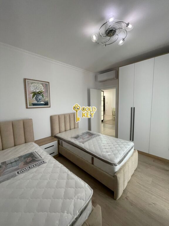 🏡 APARTAMENT ME QERA 2+1 + 2 BANJO + 2 BALLKONE – Zjarrfikësja, Durrës