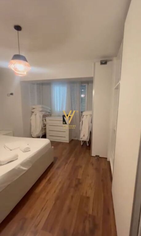 JEPET APARTAMENT 2+1+2 ME QERA TE RR.MARGARITA TUTULANI 100.000 LEKE