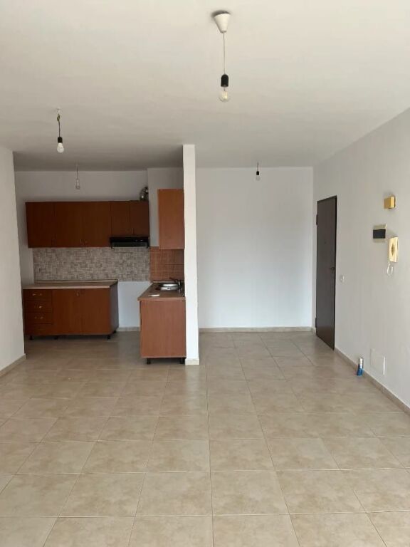 Jepet Me Qera Apartament 2+1+1 Ballkon