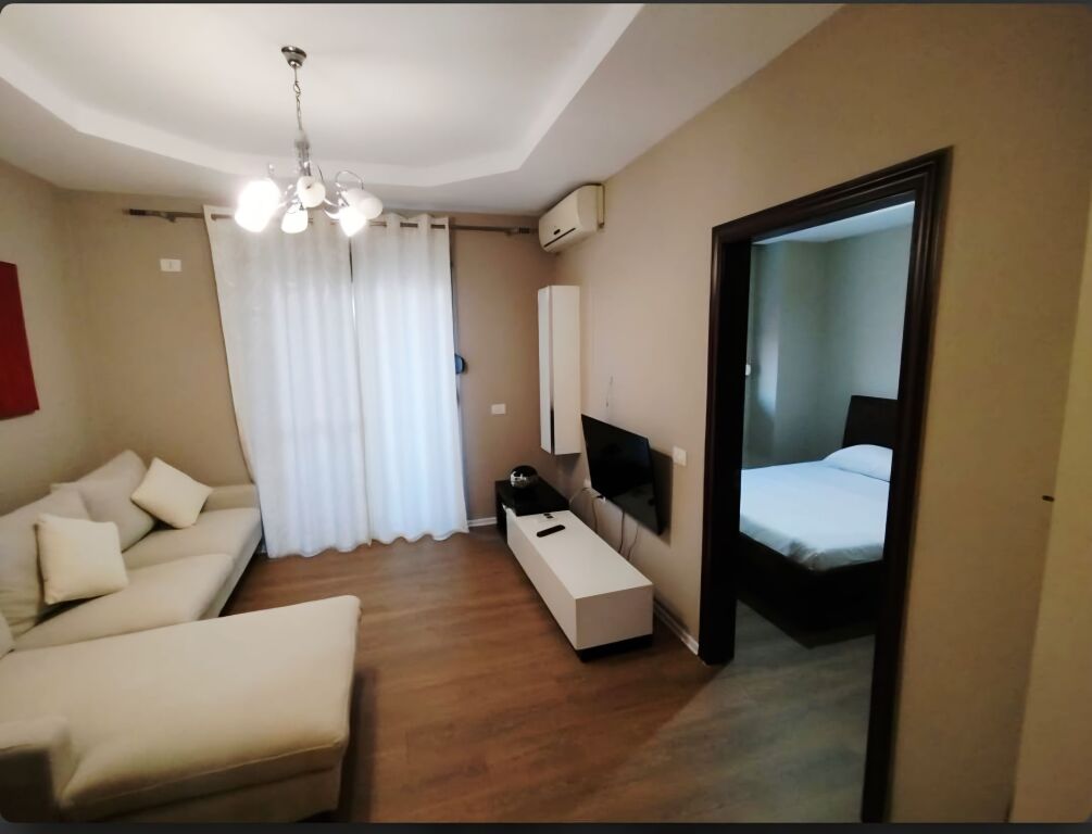 1+1 me Qera ne Yzberisht