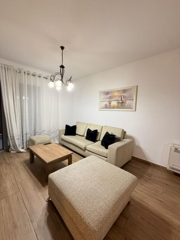 APARTAMENT ME QIRA 2+1+2 TE KOMPLEKSI DELIJORGJI ME POST PARKIMI