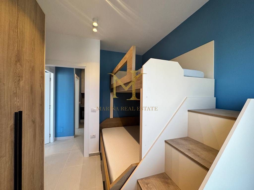 Apartament 2+1 më pamje deti për qira në Golem. Pallat dhe apartament i ri