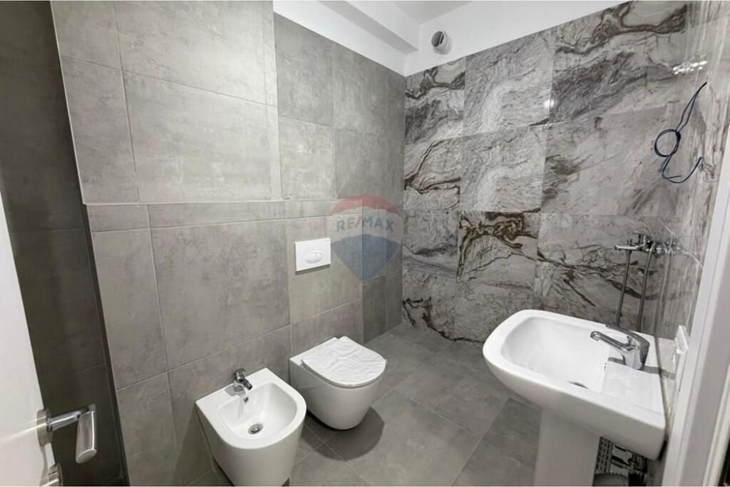 Apartament 2+1+2 për qira në Univer City