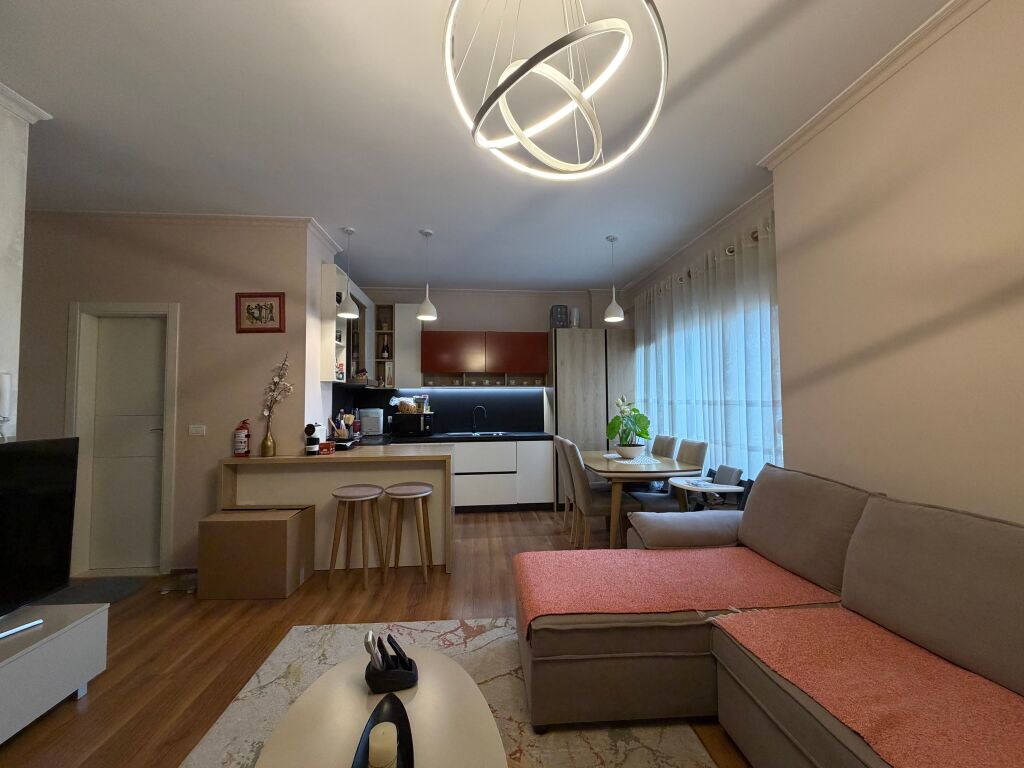 Apartament 1+1 me qera, Parku Olimpik (Komuna Parisit)

