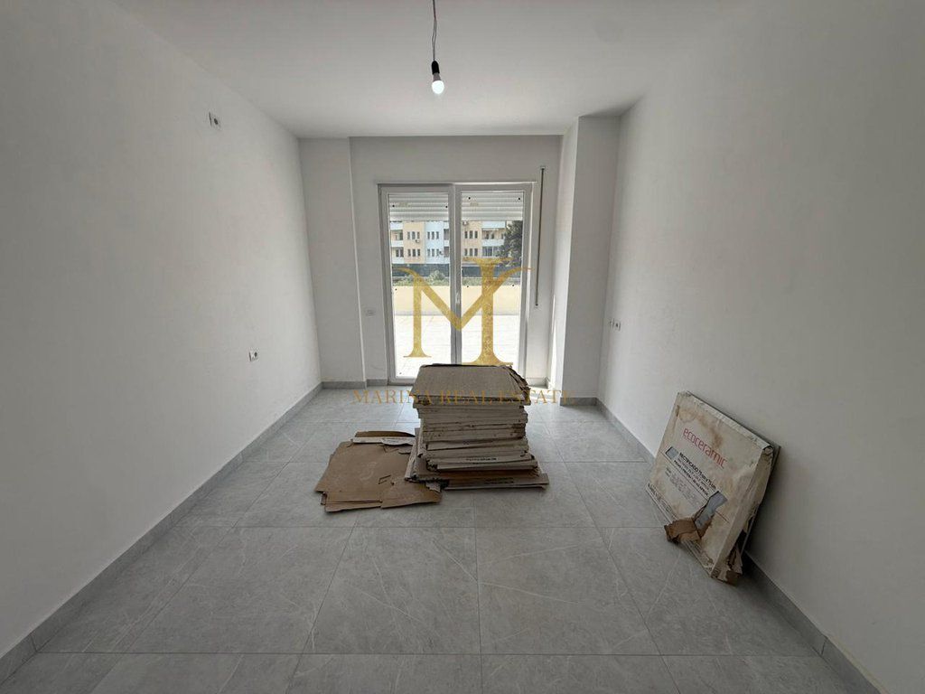 Shitet Apartament 2+1+ 90 m2 Verande – Shkëmbi i Kavajës, Durrës