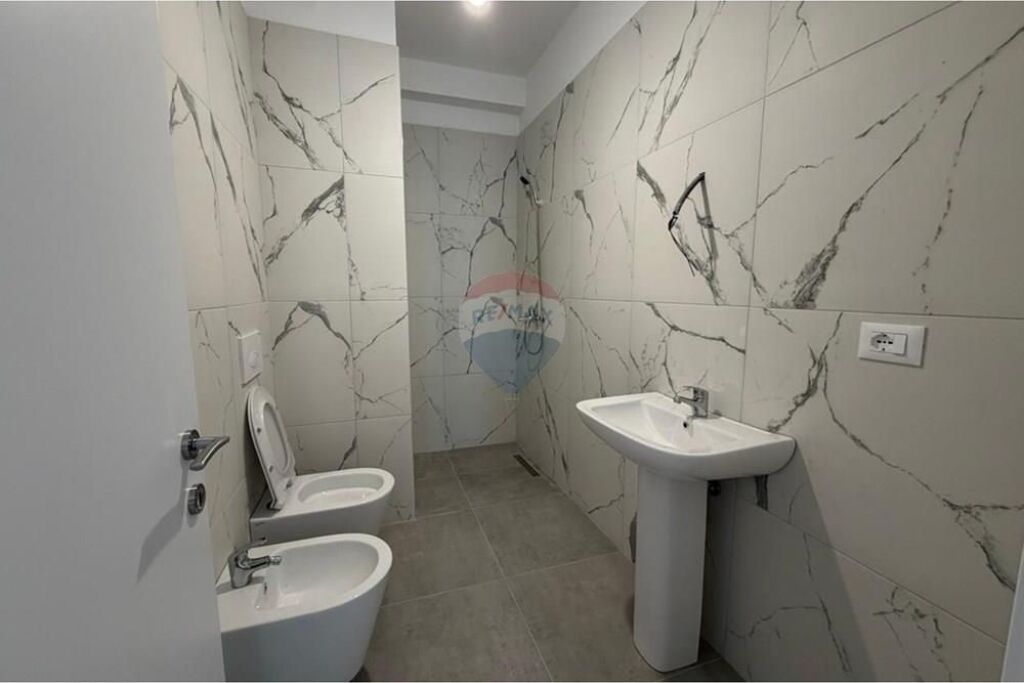 Apartament 2+1+2 për qira në Univer City