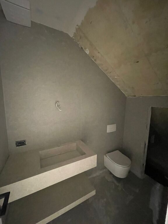 VILË MODERNE ME QIRA NË SELITË