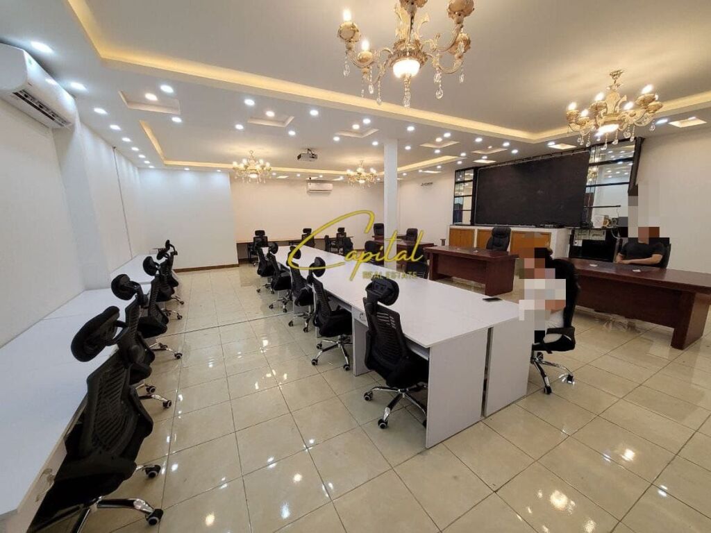 LOCALE COMMERCIALE IN AFFITTO 200 M2 PIAZZA WILLSON 3000 EURO