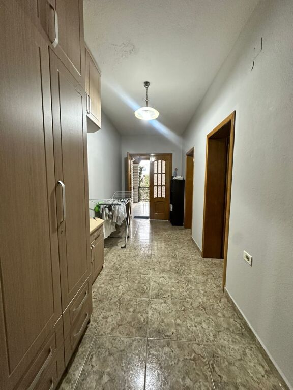 Apartament 1+1+Verande me Qira mbrapa Harry Fulls