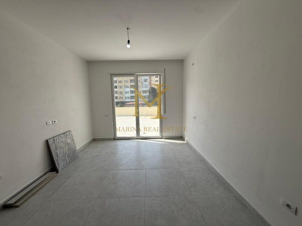 Shitet Apartament 2+1+ 90 m2 Verande – Shkëmbi i Kavajës, Durrës