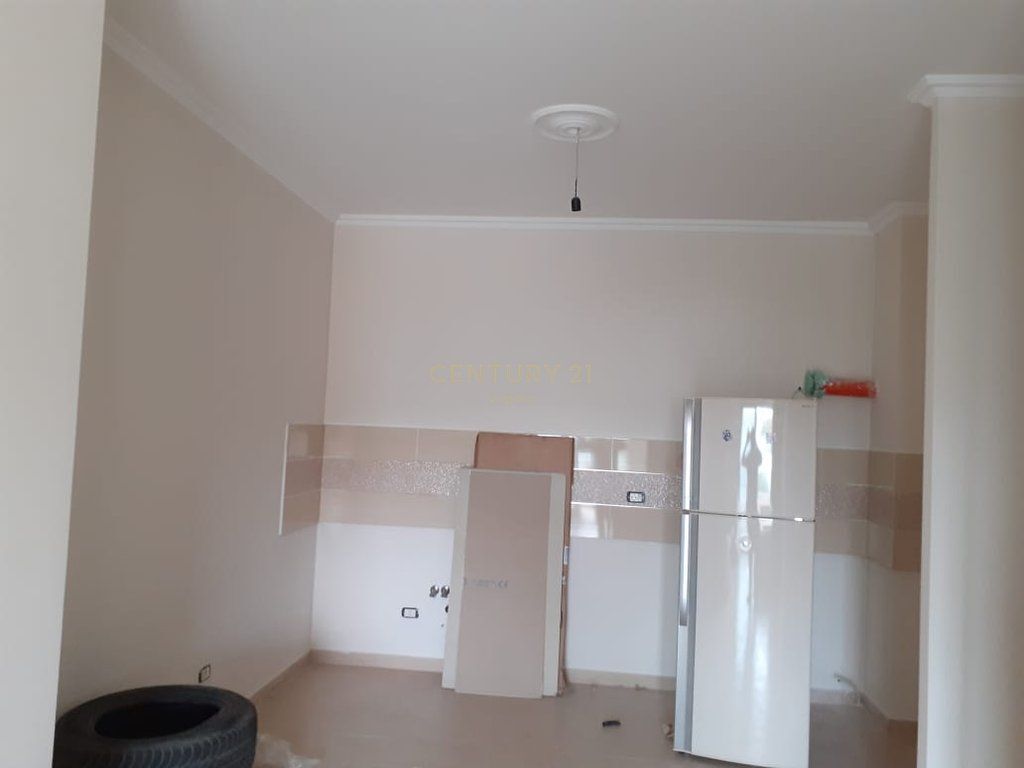Shitet Apartament 2+1+2 Tualete + 1 Ballkon 183,340 € Sip. Totale  107m2