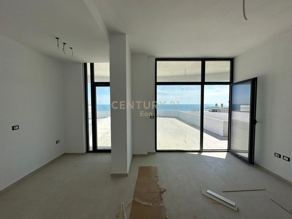 SHITET PAPAFINGO 1+1 me 52.6m2 verande ME PAMJE DETI TEK "WHITE HILL RESIDENCE" NE CURRILA!