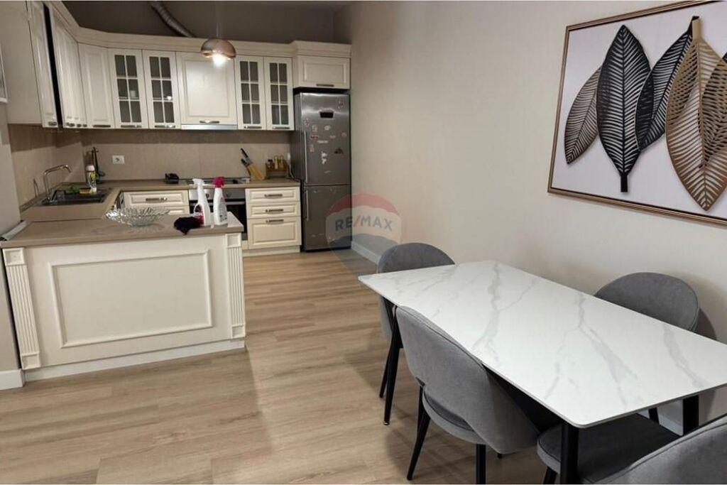 Affittasi appartamento 2+1+2 Zona Botanica