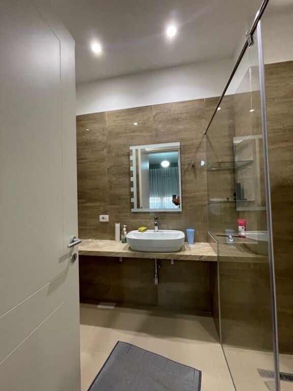 Appartamento 2+1+posto auto a Delijorgj