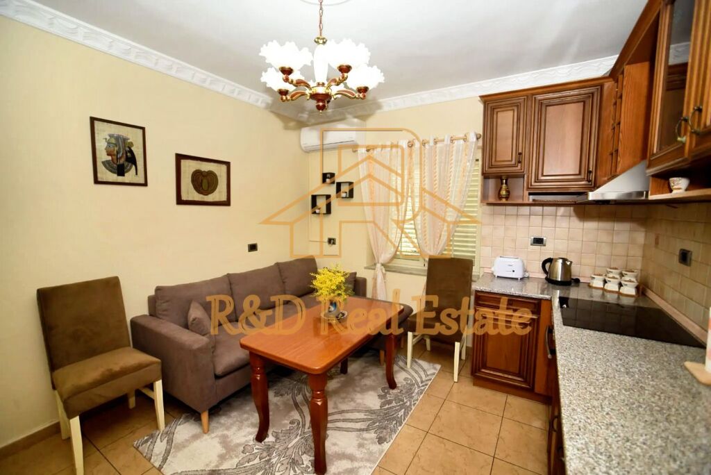 🏡 Jepet me qera apartament 2+1 – Rruga Fortuzi / Mine Peza
