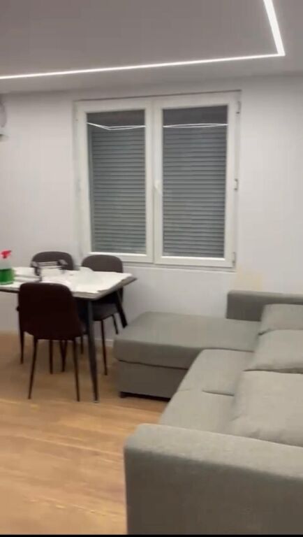 APARTAMENT 1+1 PER QIRA TEK 21 DHJETORI TEK JOENA
