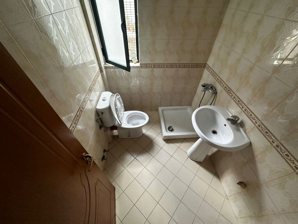 Apartament 2+1+2 për Shitje – Pranë Universitetit të Shkencave / Shkollës Mjekësore, Vlorë