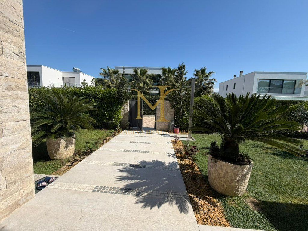 Shitet Vile Individuale në San Pietro Residence, Gjiri i Lalzit