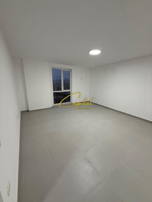 OFFICE FOR RENT 110 M2 DIBRA STREET 40,000 LEKE