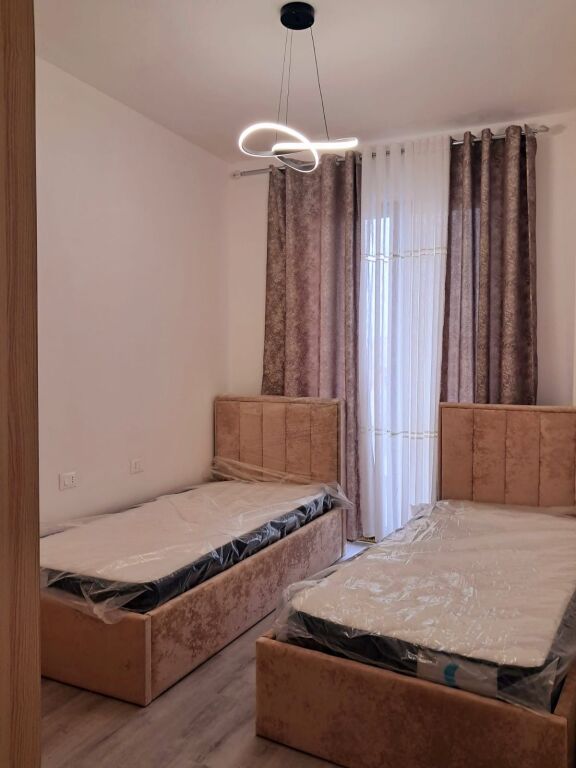 Jepet me qira 2+1+2 ISH DOGANA 700 mije leke