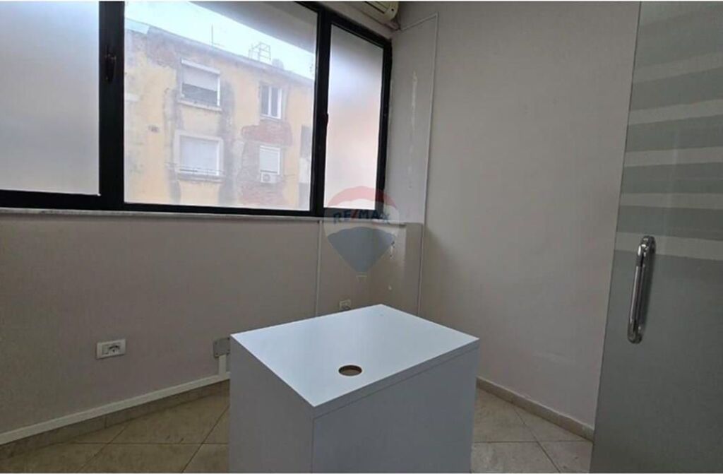 Office - For Rent - Muhamet Gjollesha Street, Tirana
