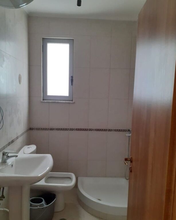 Shitet apartament 2+1+2tualete +1Ballkon , Babrru , Rr.Azem Galica