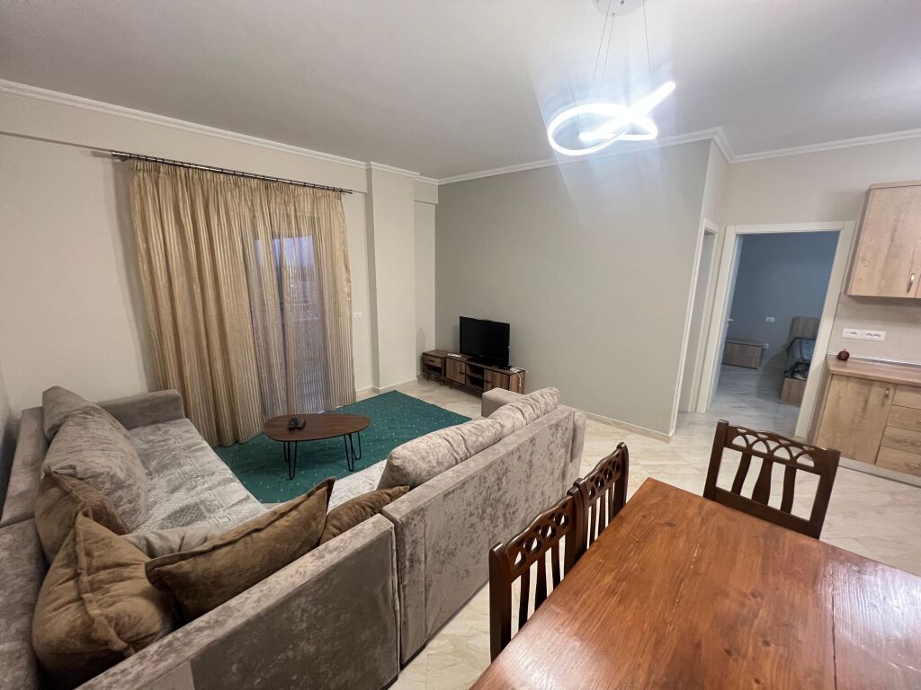 JEPET ME QERA APARTAMENT 2+1+2 FRESK AFER KARBURANTIT